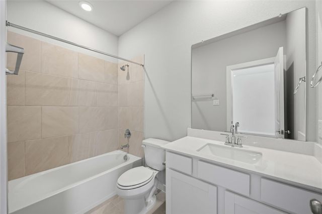 806 Mockingbird Passage Drive, Beasley, TX 77417