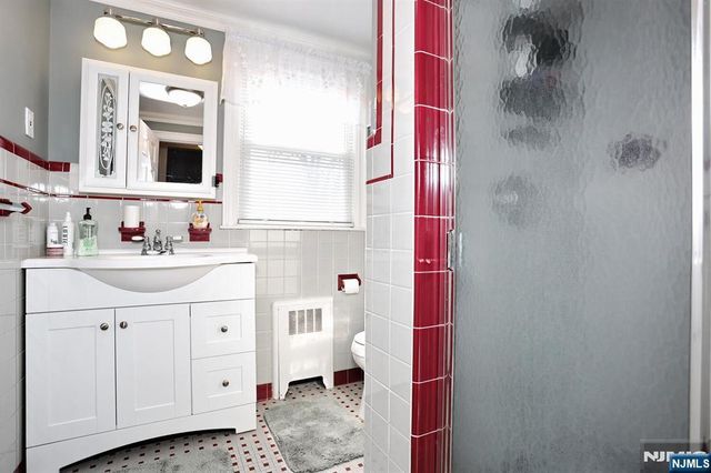 33 4th Street, Park Ridge, NJ 07656