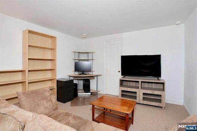 33 4th Street, Park Ridge, NJ 07656