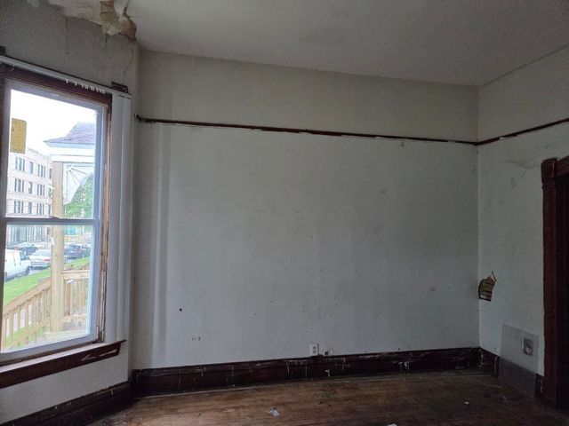 7828 S ESCANABA Avenue, Chicago, IL 60649