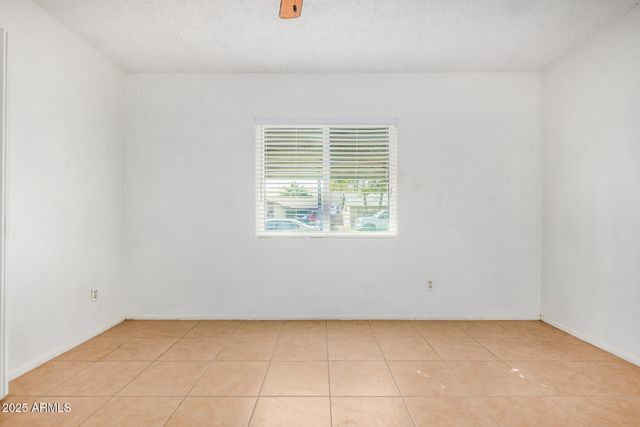 6720 W MEDLOCK Drive, Glendale, AZ 85303