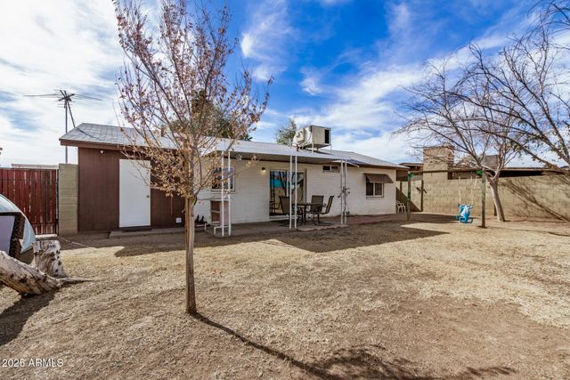 6720 W MEDLOCK Drive, Glendale, AZ 85303