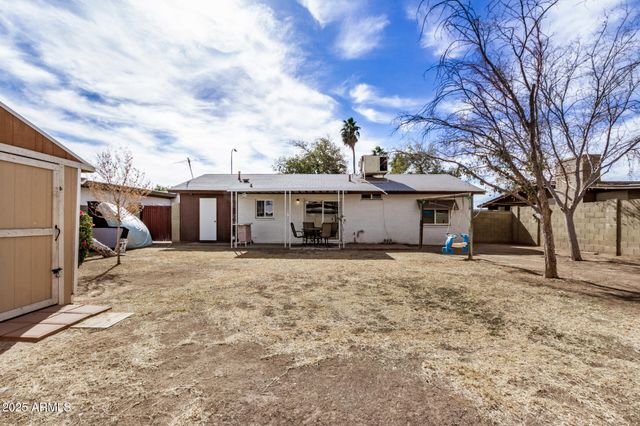 6720 W MEDLOCK Drive, Glendale, AZ 85303