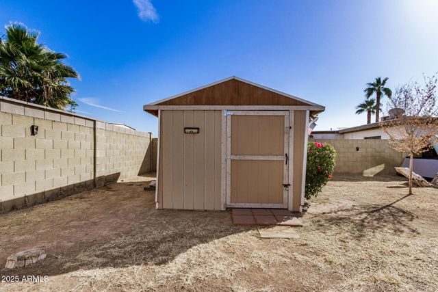 6720 W MEDLOCK Drive, Glendale, AZ 85303