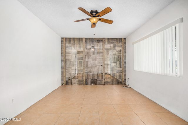 6720 W MEDLOCK Drive, Glendale, AZ 85303