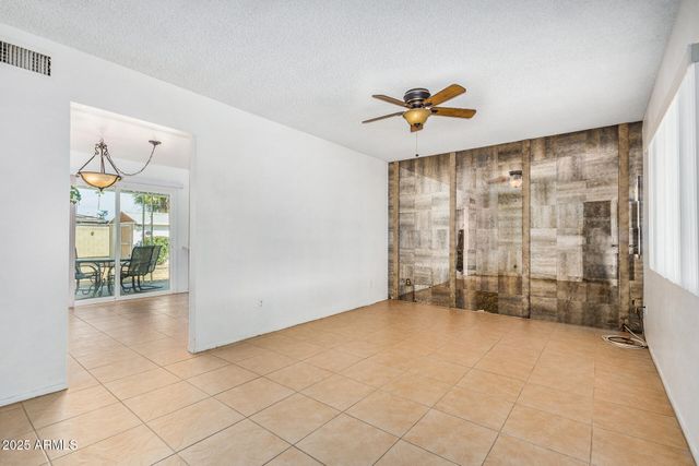 6720 W MEDLOCK Drive, Glendale, AZ 85303