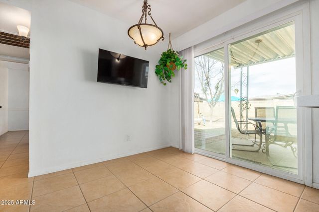 6720 W MEDLOCK Drive, Glendale, AZ 85303