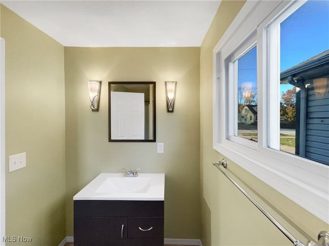 3835 E 364th Street, Willoughby, OH 44094