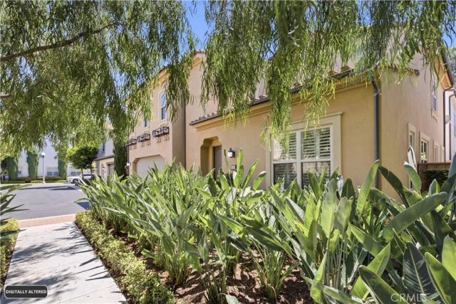 210 Mantle, Irvine, CA 92618
