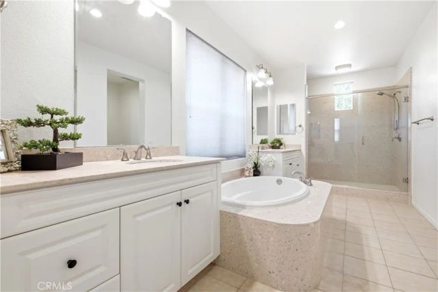 210 Mantle, Irvine, CA 92618