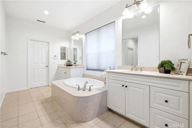 210 Mantle, Irvine, CA 92618