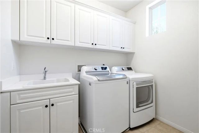 210 Mantle, Irvine, CA 92618