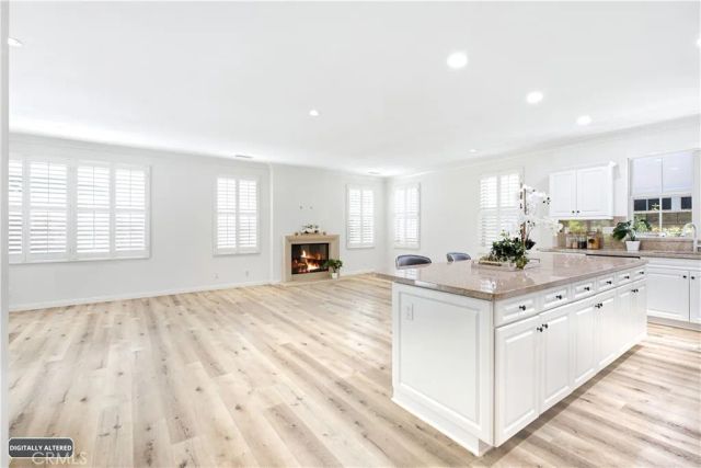 210 Mantle, Irvine, CA 92618