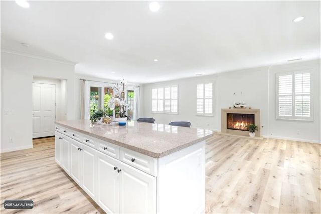 210 Mantle, Irvine, CA 92618