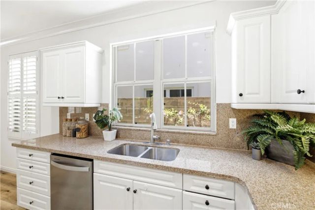 210 Mantle, Irvine, CA 92618