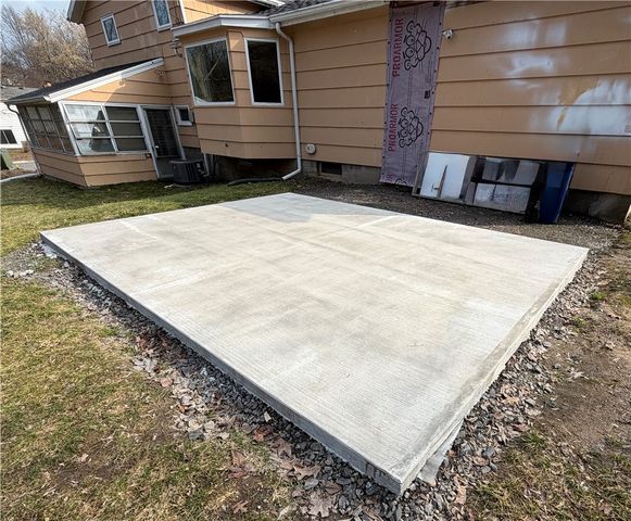 257 Cranbrooke Dr, Irondequoit, NY 14622