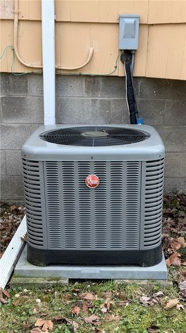 257 Cranbrooke Dr, Irondequoit, NY 14622