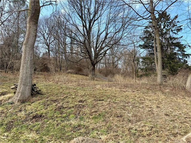 257 Cranbrooke Dr, Irondequoit, NY 14622