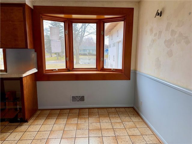 257 Cranbrooke Dr, Irondequoit, NY 14622