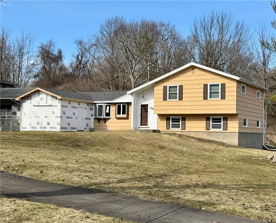 257 Cranbrooke Dr, Irondequoit, NY 14622