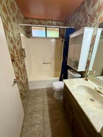 5324 N Vernal Avenue, Fresno, CA 93722