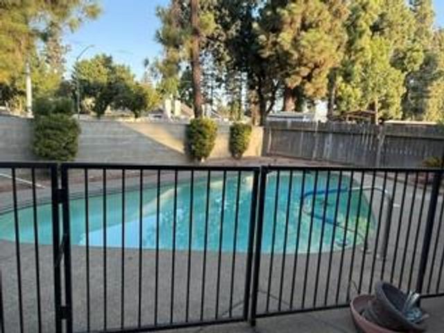 5324 N Vernal Avenue, Fresno, CA 93722