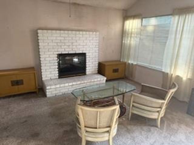 5324 N Vernal Avenue, Fresno, CA 93722