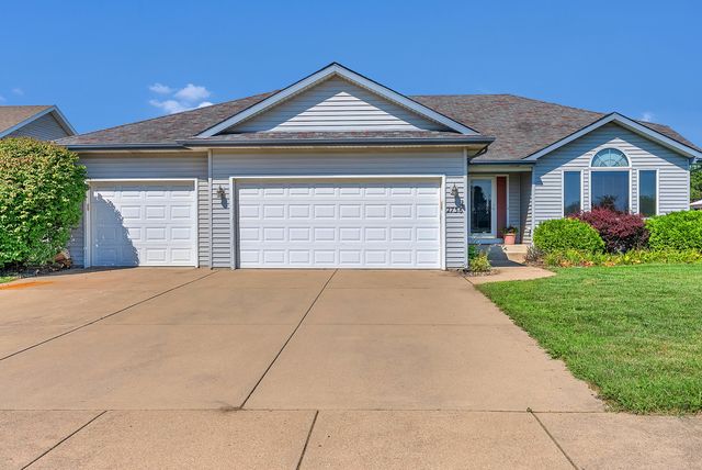 2756 Autumn Drive, Crown Point, IN 46307