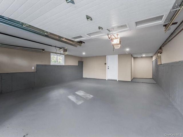 11 Gorham Lane, Dix Hills, NY 11746