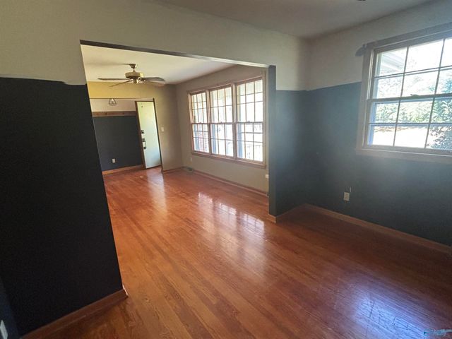 1100 NW Brookmeade Street, Huntsville, AL 35816