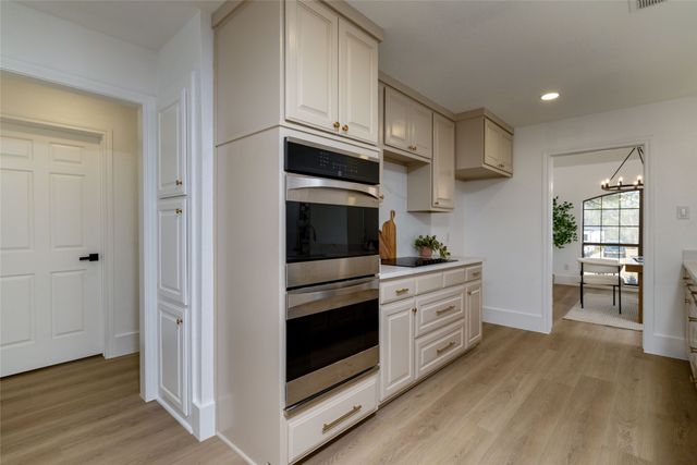 21 Cliffside Drive, Edgecliff Village, TX 76134