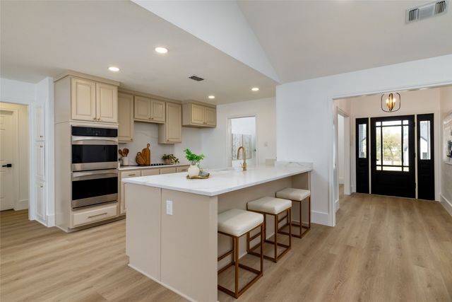 21 Cliffside Drive, Edgecliff Village, TX 76134