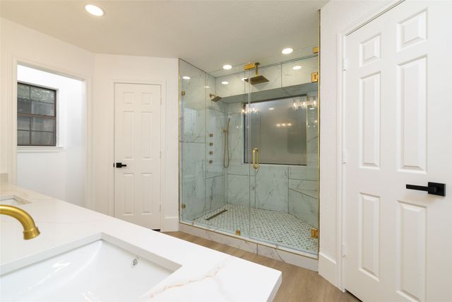 21 Cliffside Drive, Edgecliff Village, TX 76134