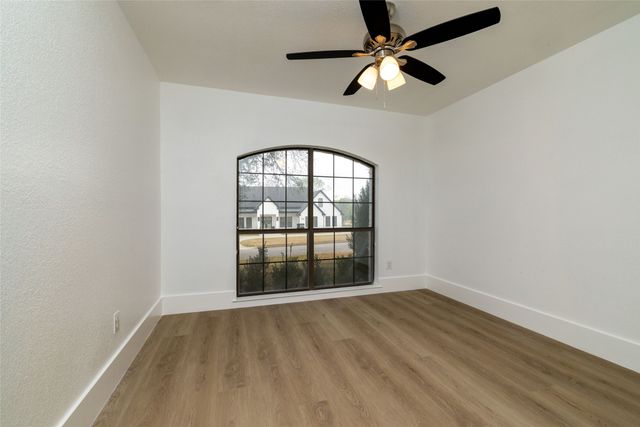 21 Cliffside Drive, Edgecliff Village, TX 76134