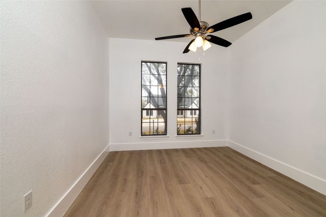 21 Cliffside Drive, Edgecliff Village, TX 76134