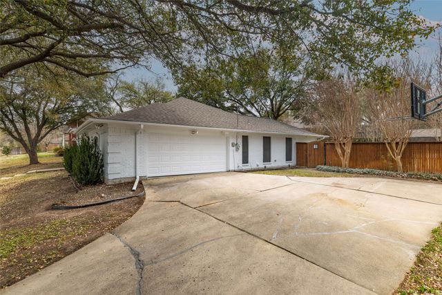 21 Cliffside Drive, Edgecliff Village, TX 76134