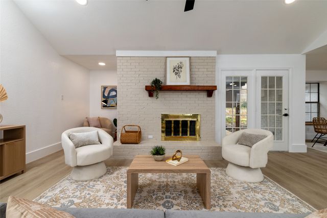 21 Cliffside Drive, Edgecliff Village, TX 76134