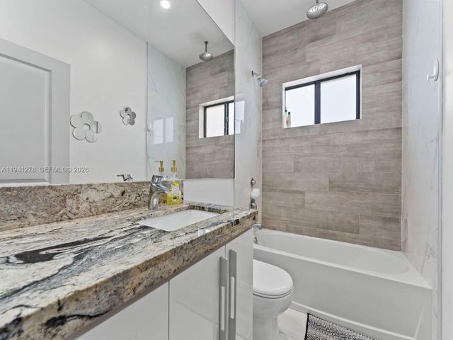 15402 SW 274th St, Homestead, FL 33032