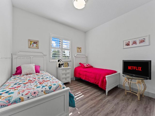 15402 SW 274th St, Homestead, FL 33032