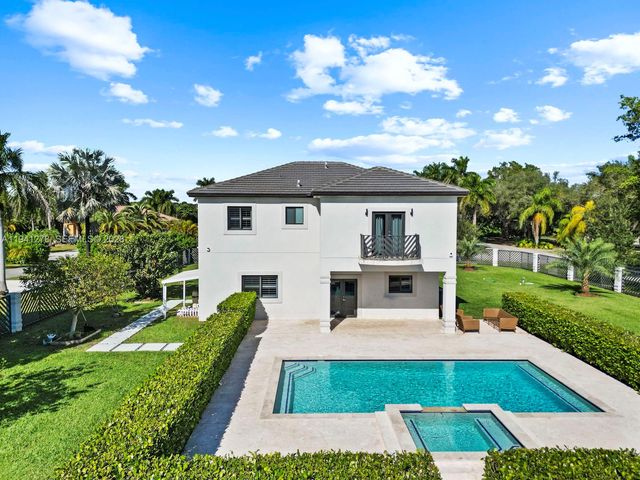 15402 SW 274th St, Homestead, FL 33032