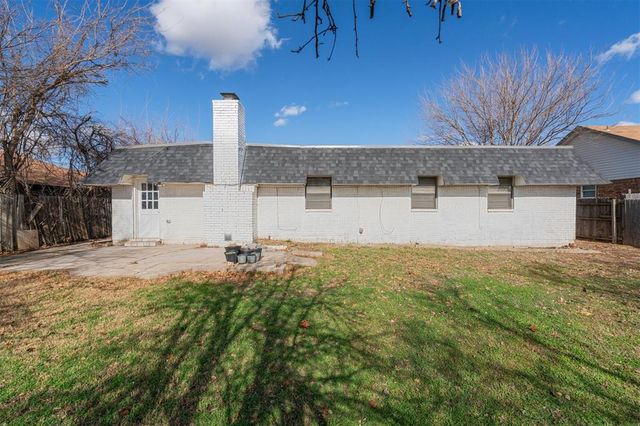 620 SW 24th Street, Moore, OK 73160