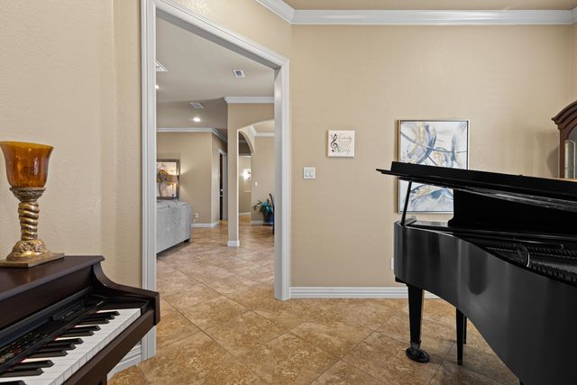 3901 Clarkway Place, Longview, TX 75605