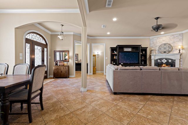 3901 Clarkway Place, Longview, TX 75605