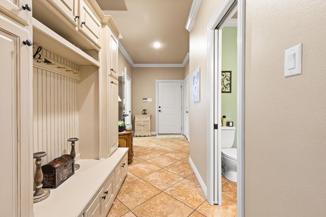 3901 Clarkway Place, Longview, TX 75605