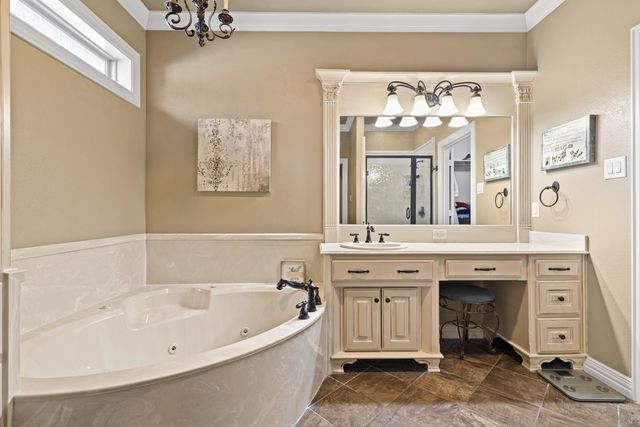 3901 Clarkway Place, Longview, TX 75605