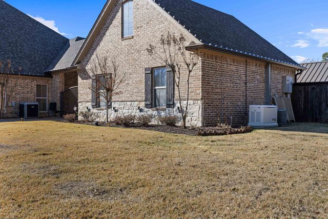 3901 Clarkway Place, Longview, TX 75605