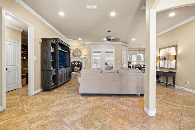 3901 Clarkway Place, Longview, TX 75605