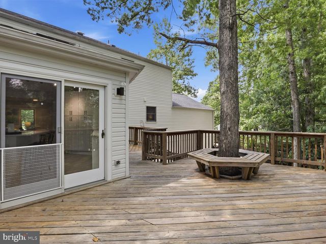 8061 ATHENA ST, Springfield, VA 22153
