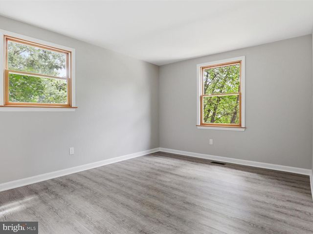 8061 ATHENA ST, Springfield, VA 22153