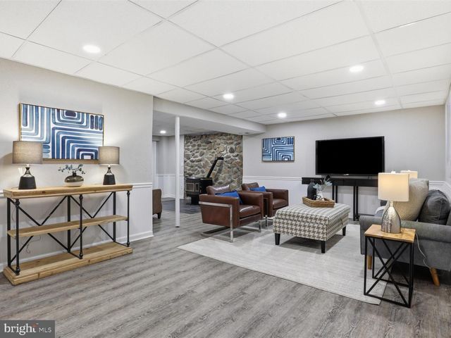 8061 ATHENA ST, Springfield, VA 22153